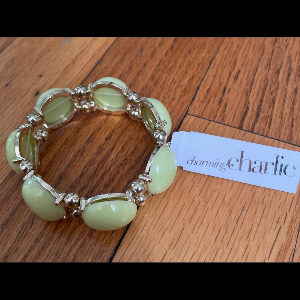 Charming Charlie green statement elastic bracelet